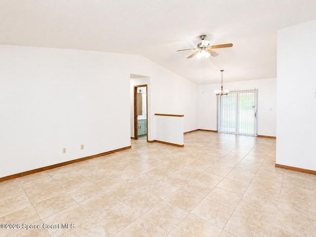 458 Borraclough Avenue NW, Palm Bay, FL 32907