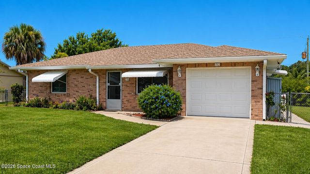 458 Borraclough Avenue NW, Palm Bay, FL 32907