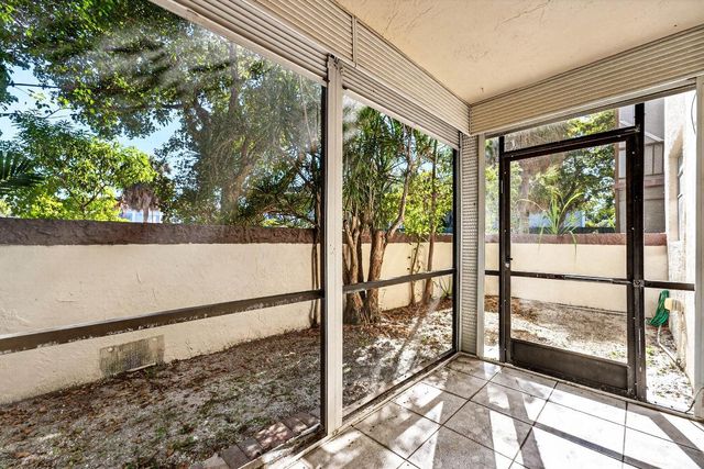 1681 NW 70th Avenue 102, Plantation, FL 33313