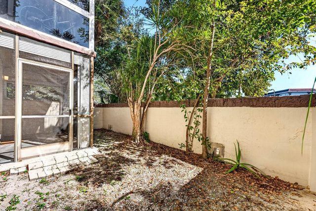 1681 NW 70th Avenue 102, Plantation, FL 33313