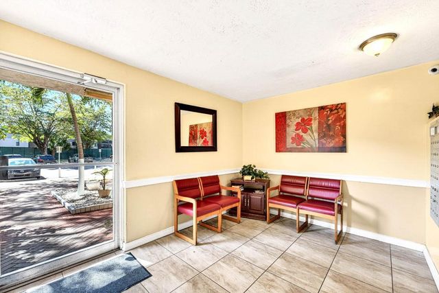 1681 NW 70th Avenue 102, Plantation, FL 33313