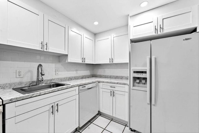 1681 NW 70th Avenue 102, Plantation, FL 33313