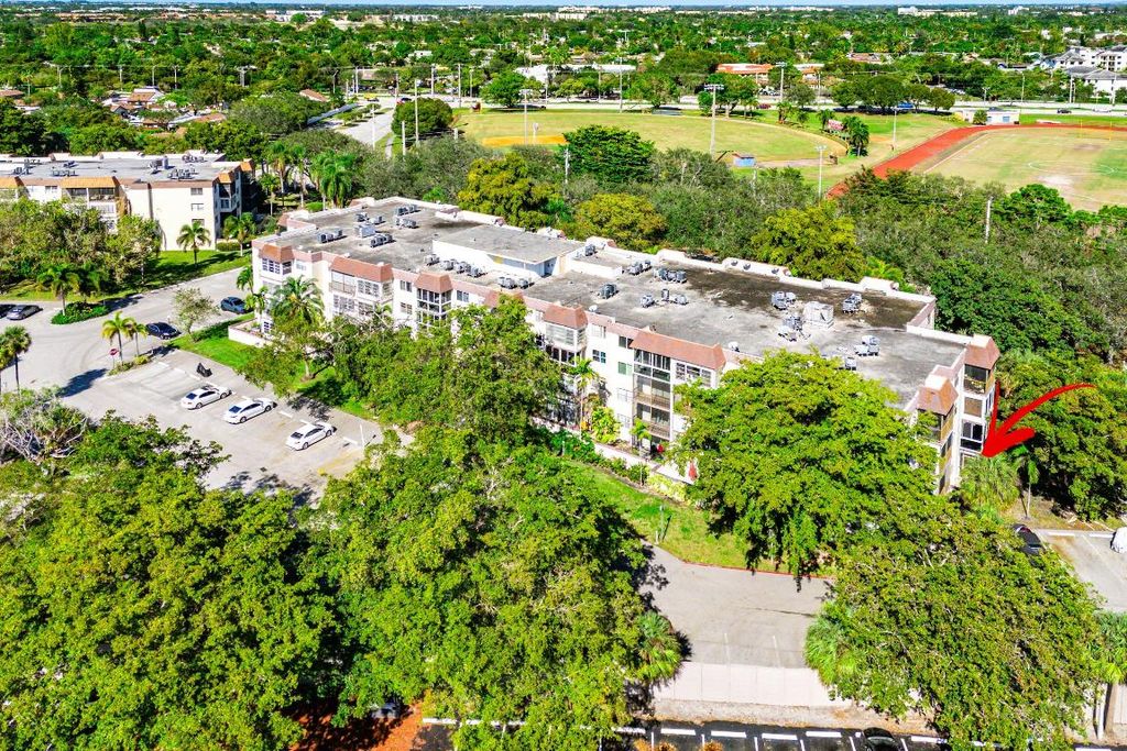 1681 NW 70th Avenue 102, Plantation, FL 33313