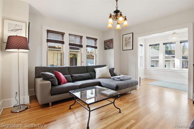 923 N Center Street, Royal Oak, MI 48067