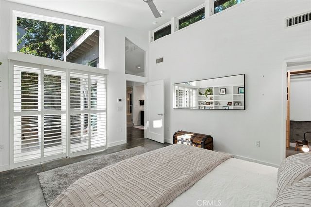 5128 Hillard, La Canada Flintridge, CA 91011