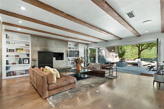 5128 Hillard, La Canada Flintridge, CA 91011