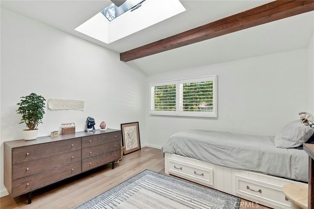 5128 Hillard, La Canada Flintridge, CA 91011