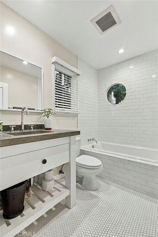 5128 Hillard, La Canada Flintridge, CA 91011