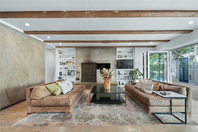 5128 Hillard, La Canada Flintridge, CA 91011