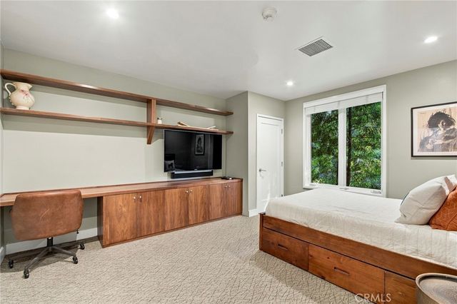 5128 Hillard, La Canada Flintridge, CA 91011