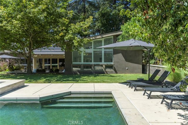 5128 Hillard, La Canada Flintridge, CA 91011