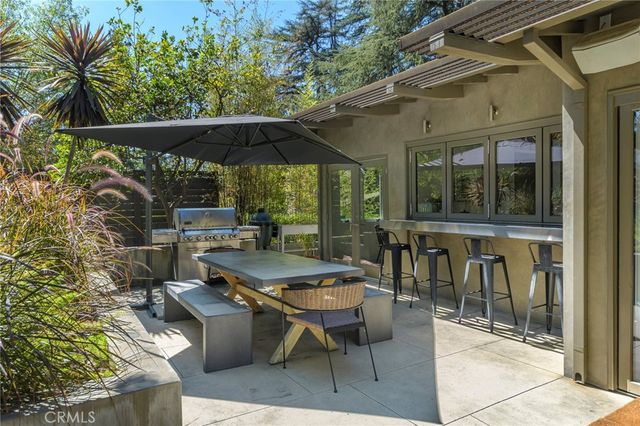 5128 Hillard, La Canada Flintridge, CA 91011