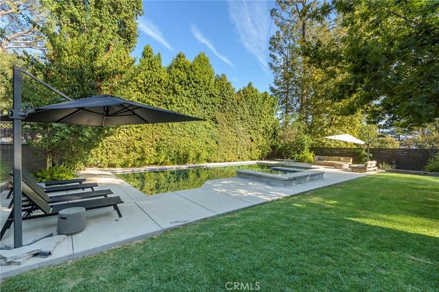 5128 Hillard, La Canada Flintridge, CA 91011