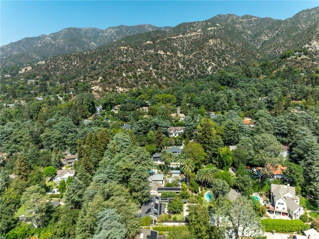 5128 Hillard, La Canada Flintridge, CA 91011