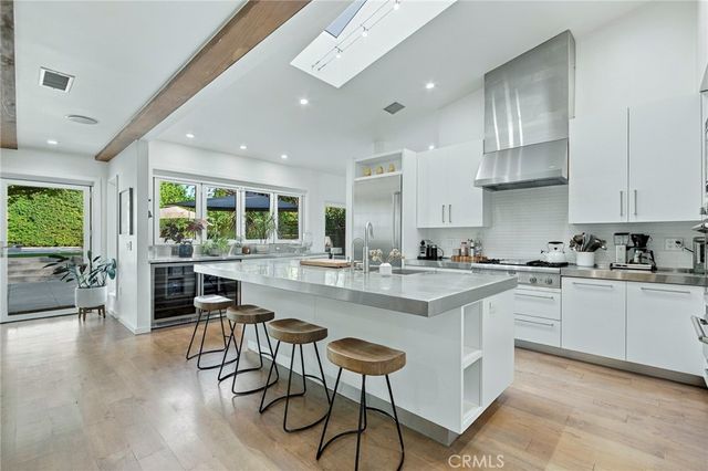 5128 Hillard, La Canada Flintridge, CA 91011