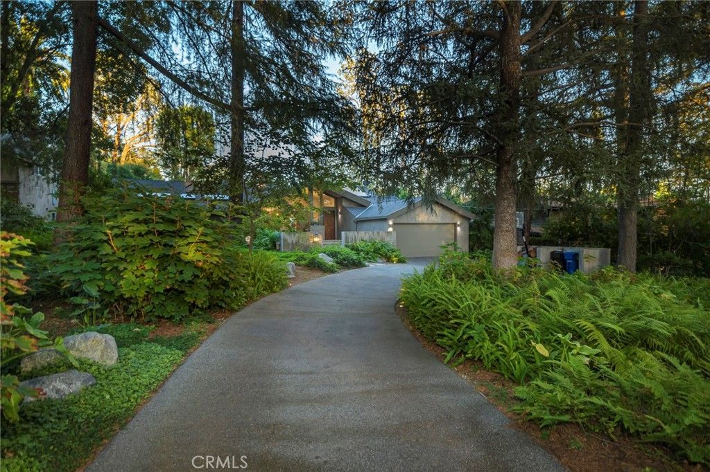 5128 Hillard, La Canada Flintridge, CA 91011