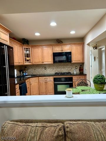 50 Castle Ridge Dr, East Hanover Twp., NJ 07936