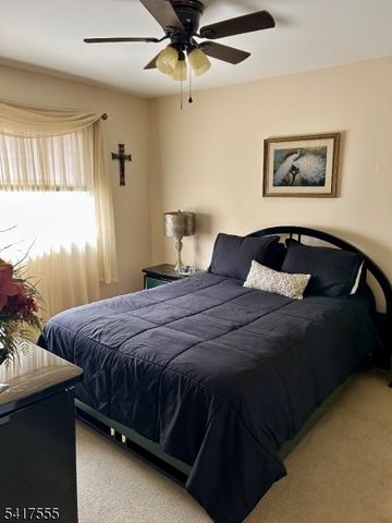 50 Castle Ridge Dr, East Hanover Twp., NJ 07936