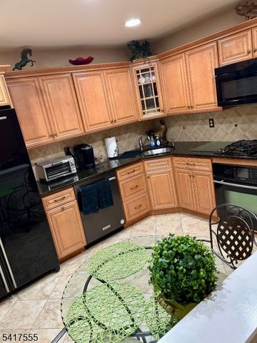 50 Castle Ridge Dr, East Hanover Twp., NJ 07936