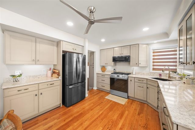 6017 Drexel Street, Dearborn Heights, MI 48127