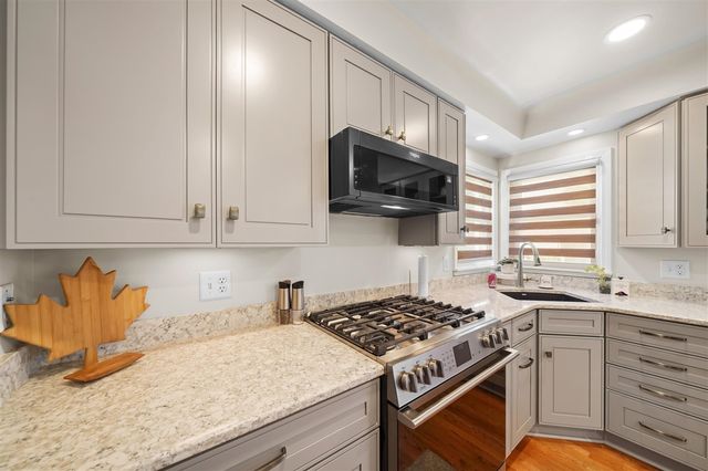 6017 Drexel Street, Dearborn Heights, MI 48127