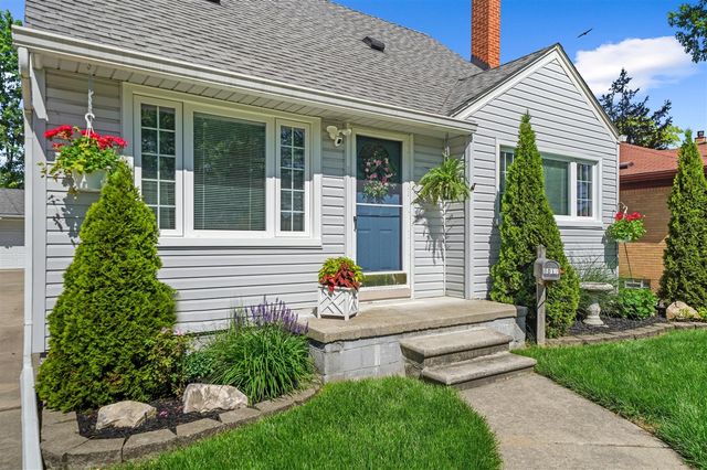 6017 Drexel Street, Dearborn Heights, MI 48127