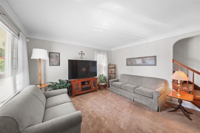 6017 Drexel Street, Dearborn Heights, MI 48127