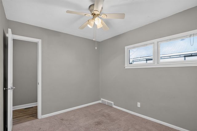2736 Des Moines Street, Des Moines, IA 50317