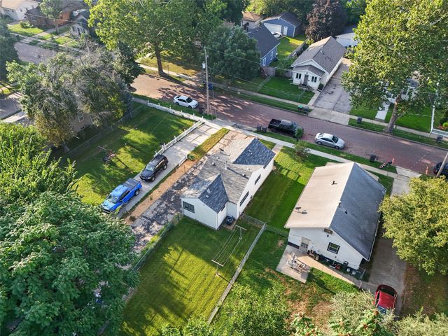2736 Des Moines Street, Des Moines, IA 50317
