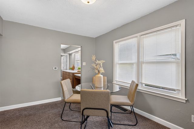 2736 Des Moines Street, Des Moines, IA 50317