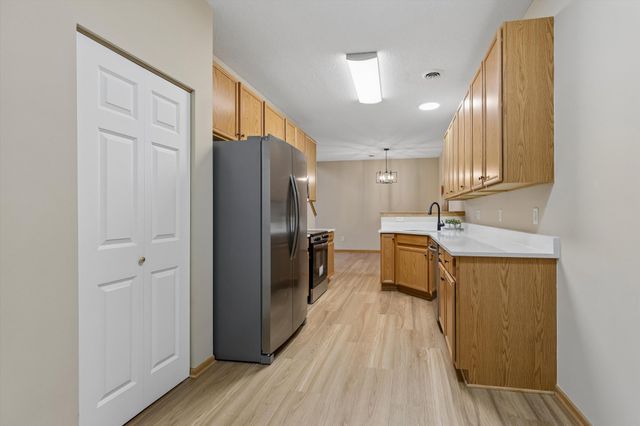 17232 Encina Path 2705, Farmington, MN 55024