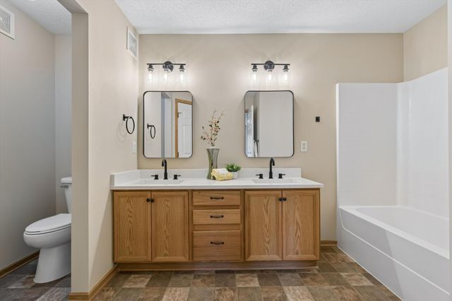 17232 Encina Path 2705, Farmington, MN 55024