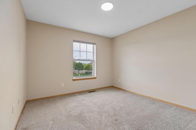 17232 Encina Path 2705, Farmington, MN 55024