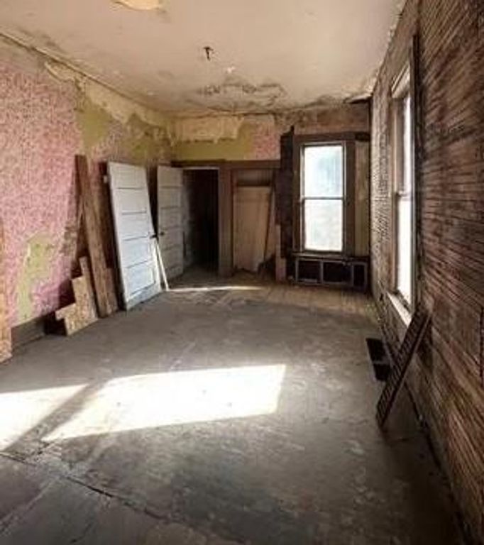 708 N 10 th Street St. Joseph Real Estate Group