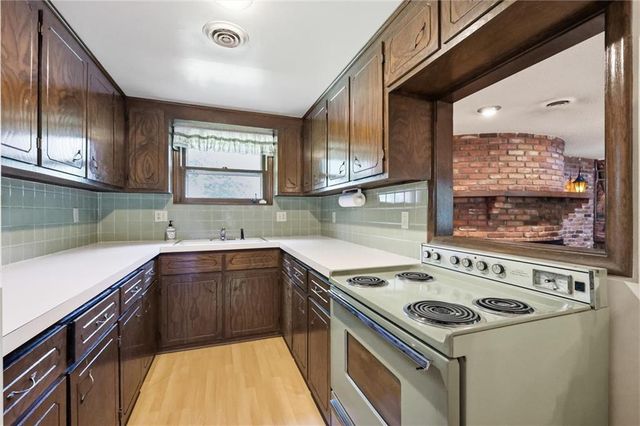 11310 Lister Drive, Kansas City, MO 64137