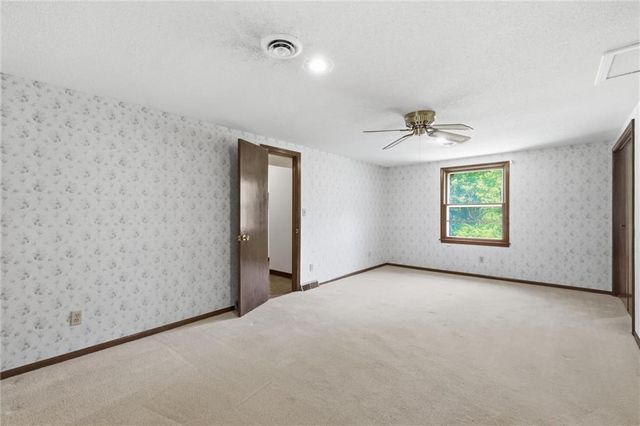 11310 Lister Drive, Kansas City, MO 64137