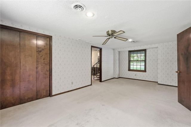 11310 Lister Drive, Kansas City, MO 64137