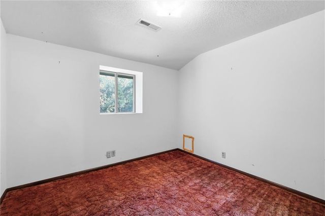 11310 Lister Drive, Kansas City, MO 64137