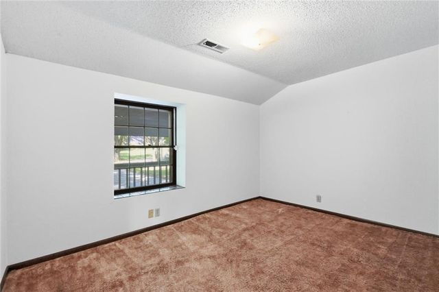 11310 Lister Drive, Kansas City, MO 64137