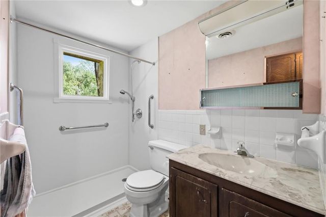 11310 Lister Drive, Kansas City, MO 64137