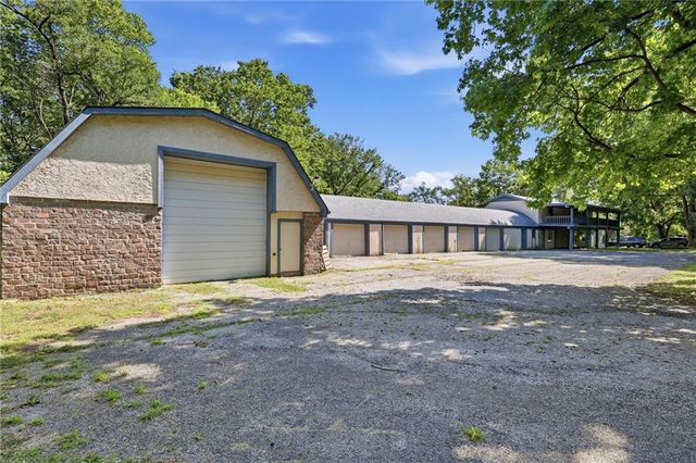 11310 Lister Drive, Kansas City, MO 64137