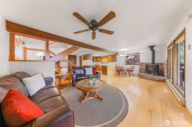1207 Beach Avenue, Lummi Island, WA 98262