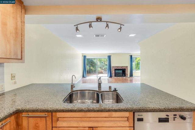 131 Ironwood, Oakland, CA 94605