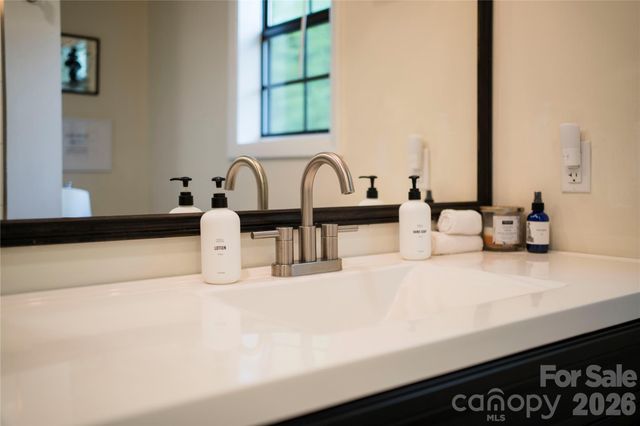280 Timberside Drive, Mars Hill, NC 28754