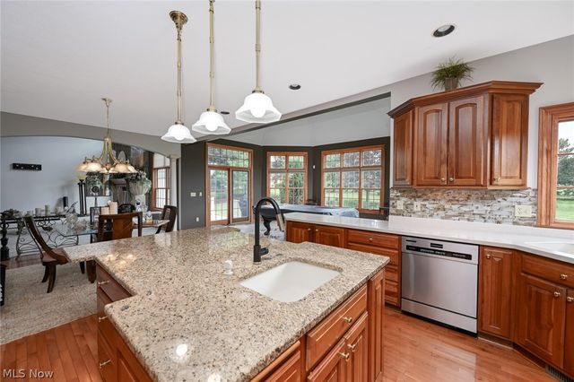 4375 Lakeview Glen Drive, Medina, OH 44256