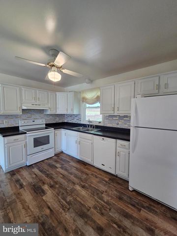 272 HOPE DR, Blandon, PA 19510