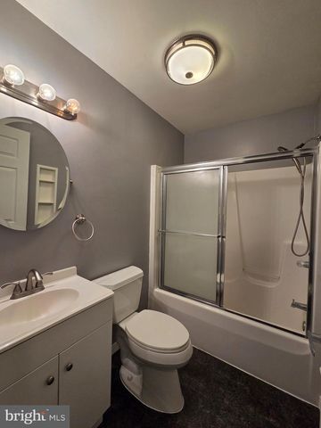 272 HOPE DR, Blandon, PA 19510