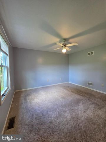 272 HOPE DR, Blandon, PA 19510