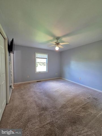 272 HOPE DR, Blandon, PA 19510