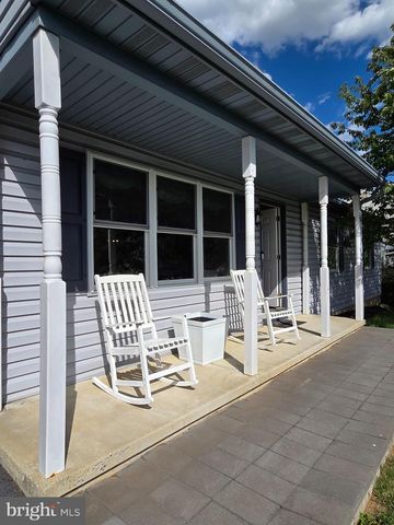 272 HOPE DR, Blandon, PA 19510